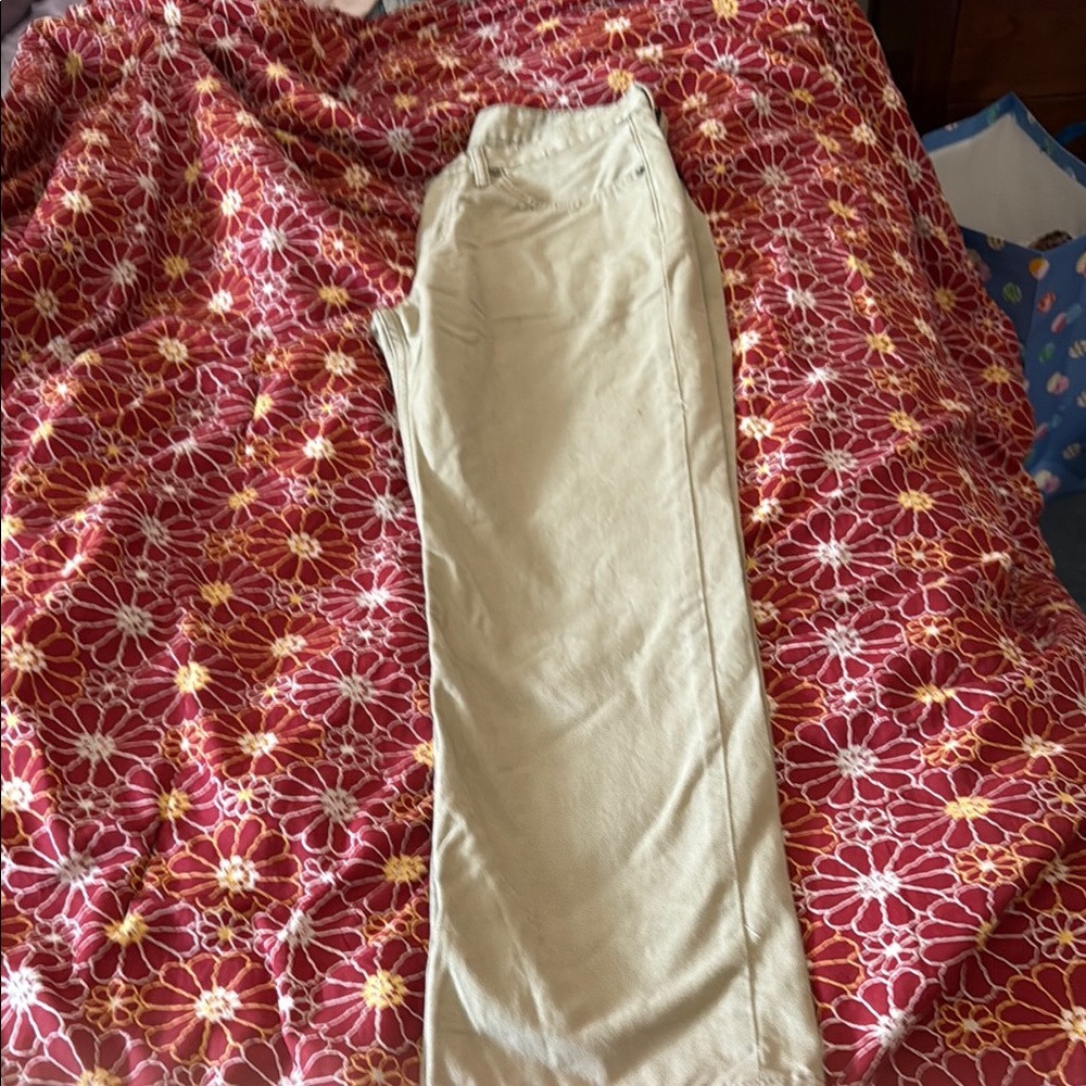 Stylish Men’s Khaki Pants